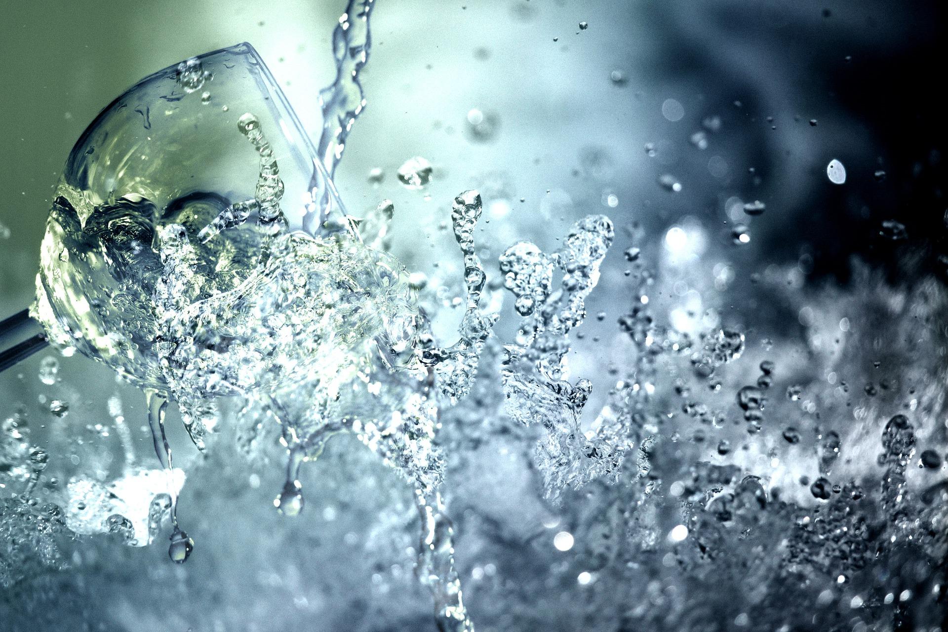 L'acqua alcalina porta benefici alla salute? - Acqua Alma